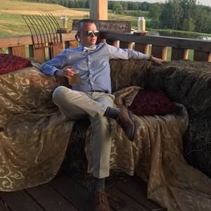 Meet your Posher, Garrison